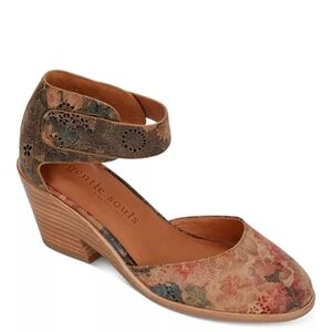 Gentle Souls Women's Multicolor Floral Heels